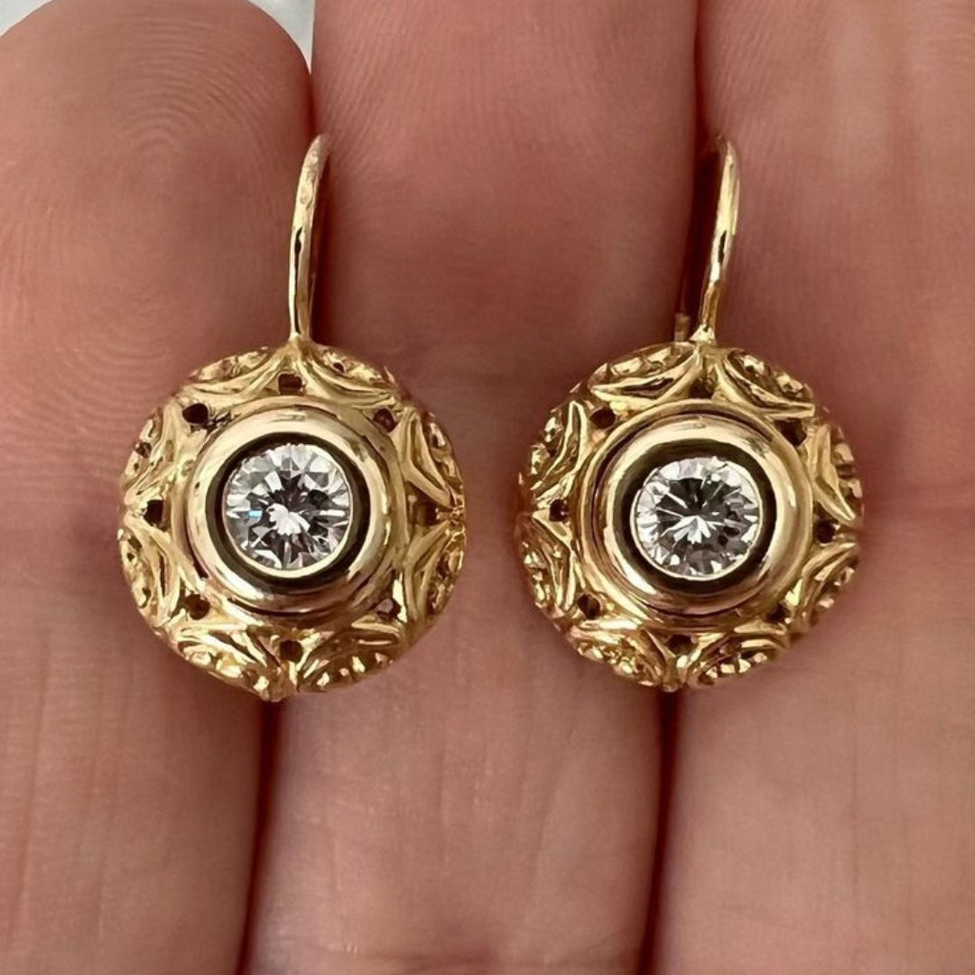 Yuvarlak Beyaz Cam Altın Küpe