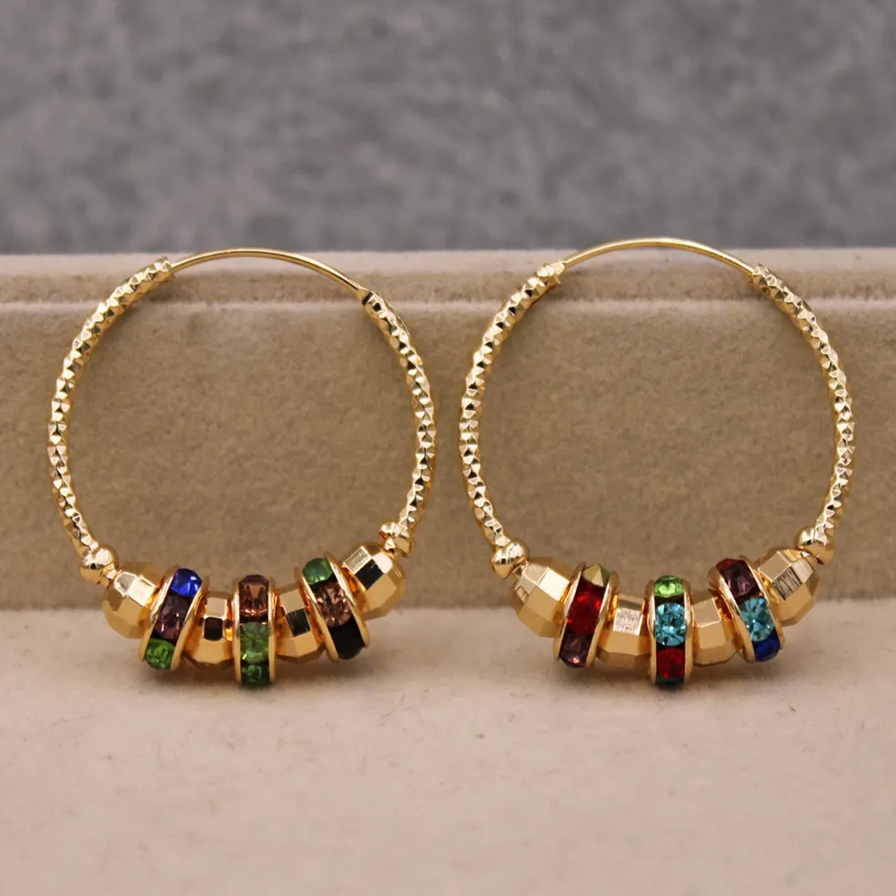 Çok Renkli Kristallerle Vintage Altın Küpeler