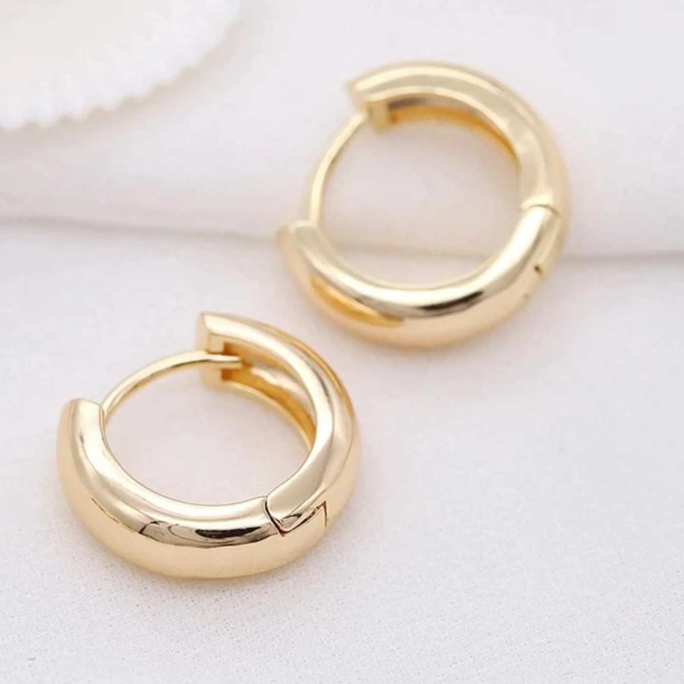 Altın Yuvarlak Küpeler