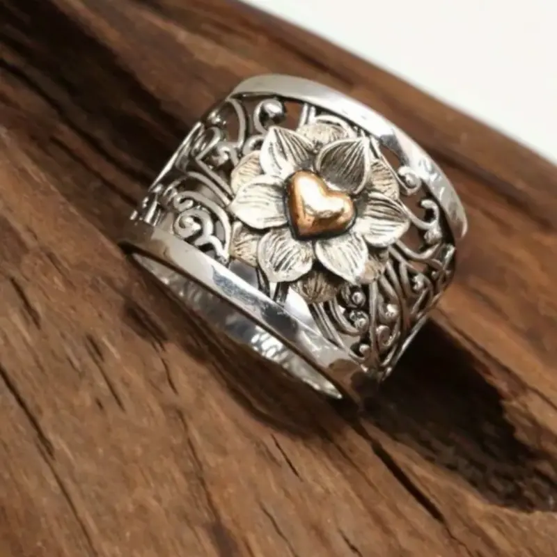 Çiçekli Altın Kalp Gümüş Yüzük