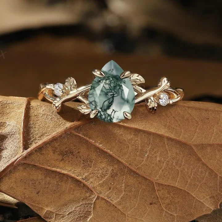 Yeşil Taşlı Damla Yüzük