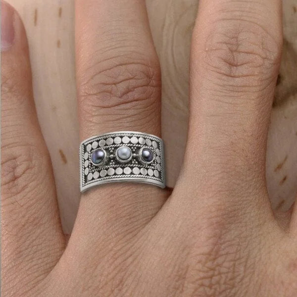 Üç Taşlı İnci Oyma Geometrik Yüzük