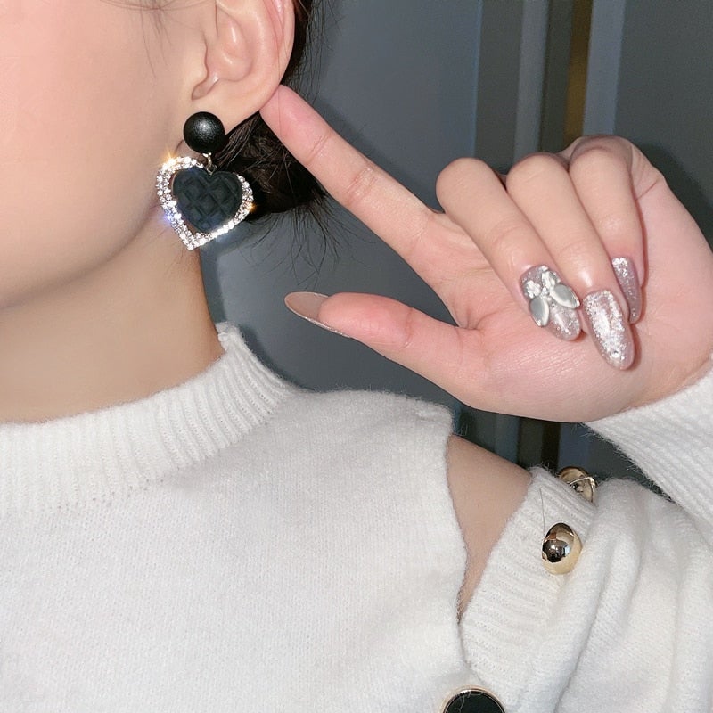 Altın Koyu Kalp Küpe