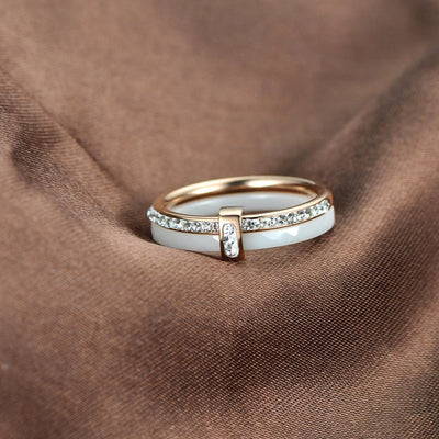 Zirkon Taşlı Lüks Seramik Yüzük