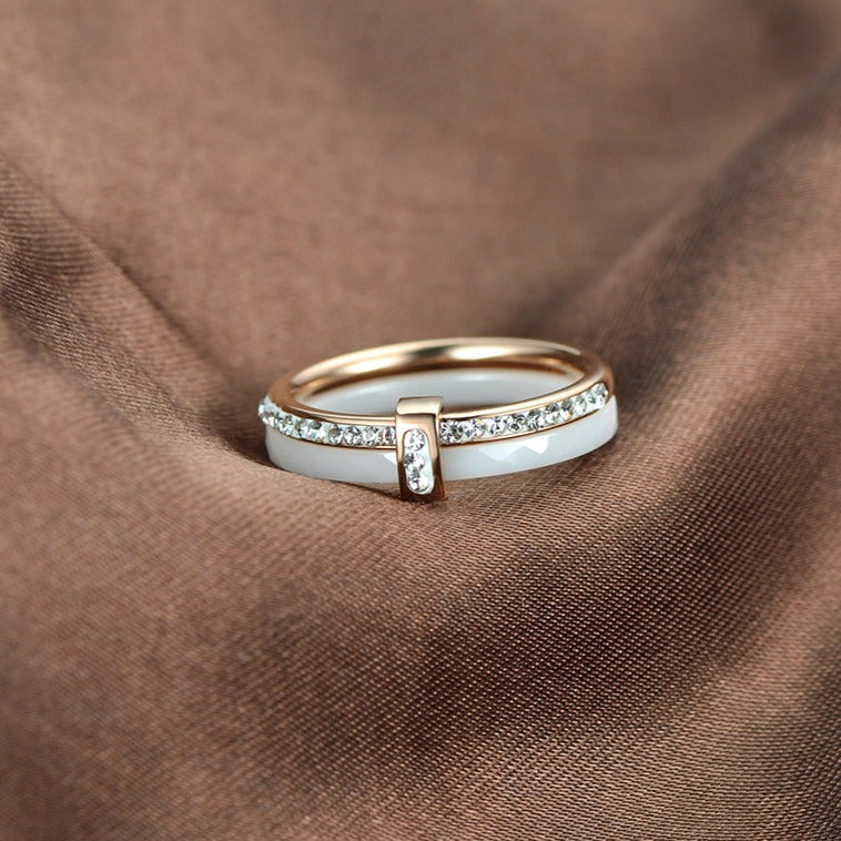 Zirkon Taşlı Lüks Seramik Yüzük