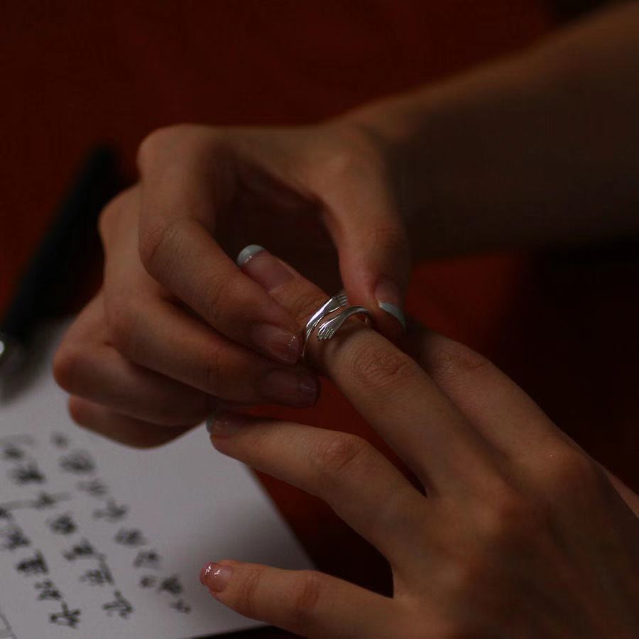 Gümüşten Sevimli Ayarlanabilir Sarılma Yüzüğü